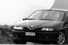 Black Alfa Romeo 145 1994 front
