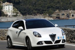 Alfa Romeo Giulietta 2010 foto attēls 2