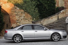 Audi S8 sedana foto attēls 3