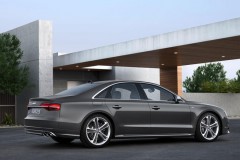Audi S8 sedana foto attēls 6