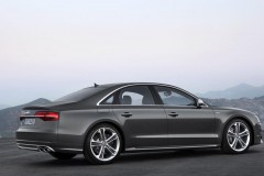 Audi S8 sedana foto attēls 10