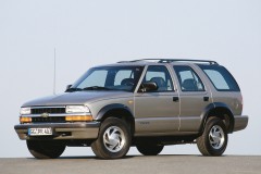 Gris Chevrolet Blazer 1998 frente, lado