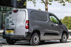 Citroen Berlingo 2024 minivena foto attēls 3