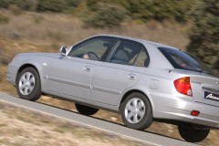 Hyundai Accent 2003 hatchback photo image 3