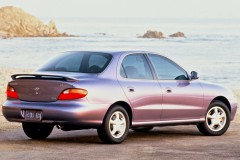 Hyundai Elantra 1995 sedan photo image 3
