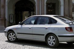 Hyundai Elantra 2003 hečbeka foto attēls 8
