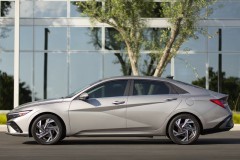 Hyundai Elantra 2023 CN7 sedan photo image 3