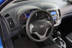 Hyundai i30 2010 hatchback photo image 12