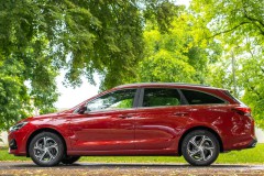 Hyundai i30 2020 estate car photo image 2