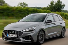 Hyundai i30 2024 estate car photo image 1