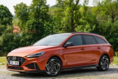 Hyundai i30 2024 estate car photo image 3