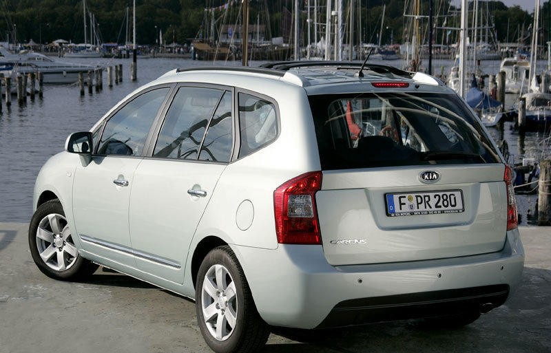 Kia Carens Minivan / MPV 2006 2011 reviews, technical