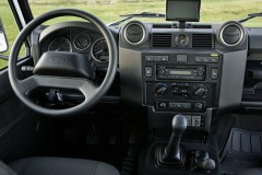 Land Rover Defender 2011 foto attēls 10