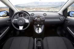 Mazda 2 2010 foto attēls 3