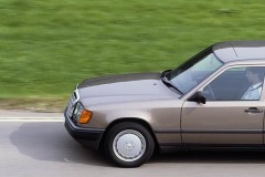 Mercedes E clase 1989 sedan foto 3