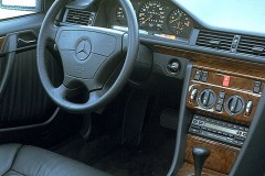 Mercedes E class 1993 W124 sedan photo image 4