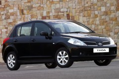 Nissan Tiida 2004