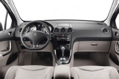 Peugeot 308 2011 hatchback foto 4