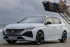 Peugeot 308 2025 hatchback photo image 2