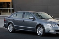 Skoda Superb 2008 sedana foto attēls 5