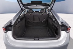 Skoda Superb 2024 hečbeka foto attēls 10