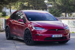 Tesla Model X 2021