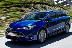 Toyota Avensis 2015 Wagon familiar foto 11