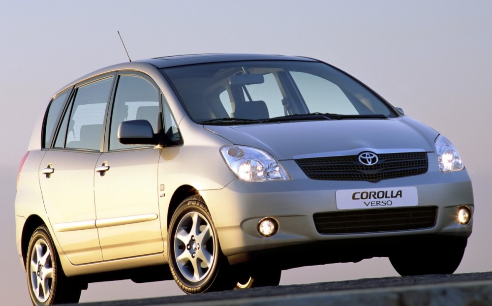 Toyota Corolla Verso Minivan / MPV 2002 2004 reviews