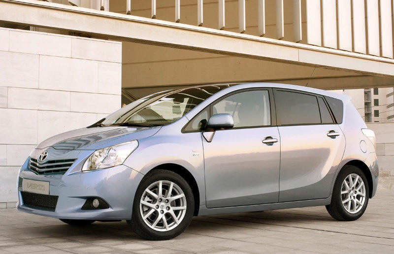 materiaal Uitwisseling uitlokken Toyota Verso Minivan / MPV 2009 - 2013 reviews, technical data, prices
