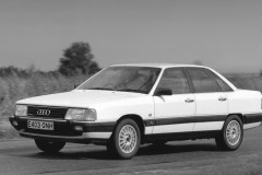 Audi 100 1982 sedana foto attēls 5