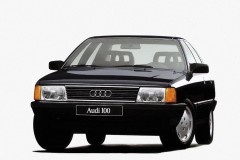 Audi 100 1982 sedan foto 1