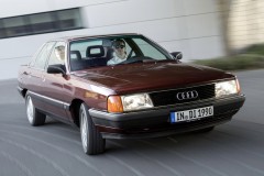 Audi 100 1982 sedana foto attēls 11