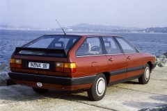 Audi 100 1982 familiar foto 9