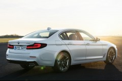 BMW 5 sērijas 2020 G30 sedana foto attēls 3