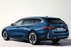 BMW 5 series 2024 G61 wagon photo image 5