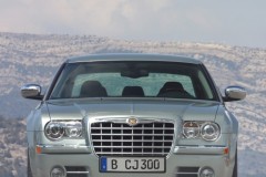 Chrysler 300C 2004 sedana foto attēls 8