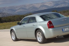 Chrysler 300C 2004 sedana foto attēls 5