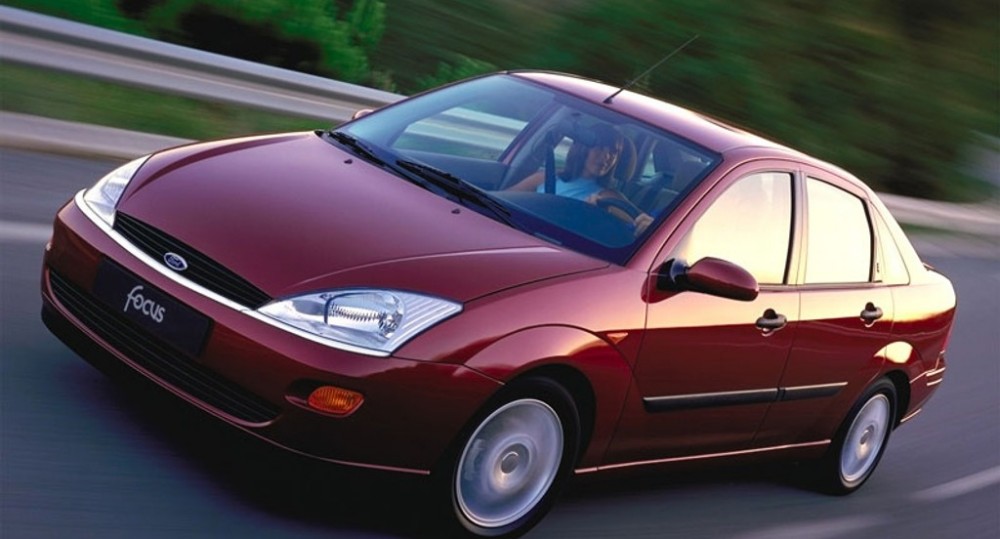 Daar Onhandig universiteitsstudent Ford Focus Sedan 1999 - 2001 reviews, technical data, prices