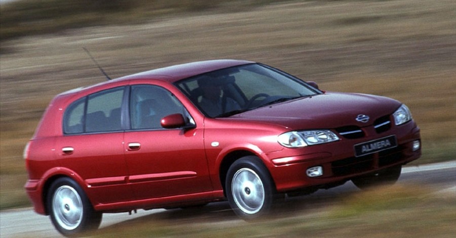 Nissan Almera Hatchback 2000 2002 reviews, technical