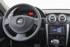 Nissan Almera 2012 sedana foto attēls 1