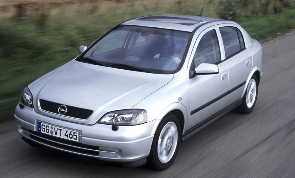 Opel Astra Hatchback 1998 04 Reviews Technical Data Prices