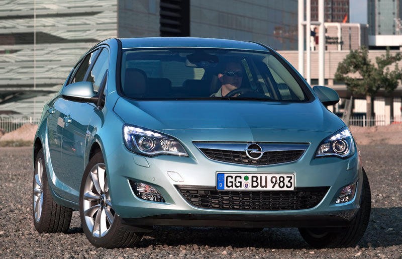 Opel Astra Hatchback 2010 reviews, technical data, prices