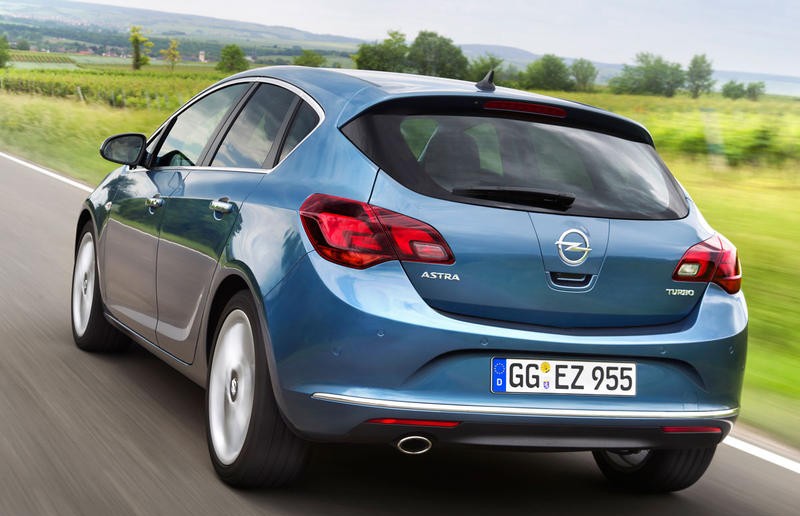 Astra Hatchback 2012 - reviews, technical data, prices