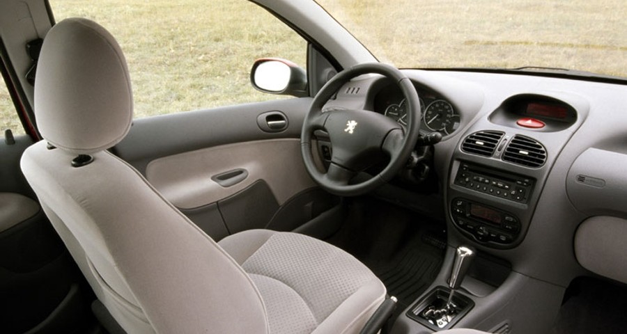 Peugeot 206 Hatchback 2002 - 2006 Reviews, Technical Data, Prices