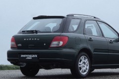 Subaru Impreza 2000 Estate car photo image 2