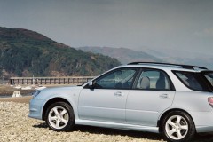 Subaru Impreza 2005 familiar foto 1