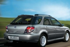 Subaru Impreza 2005 familiar foto 4