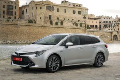 Toyota Corolla 2018 familiar foto 2