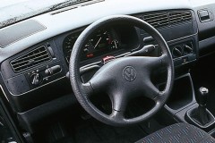Volkswagen Golf 1991 3 hečbeka foto attēls 1