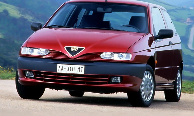 Alfa Romeo 145 1999 foto attēls